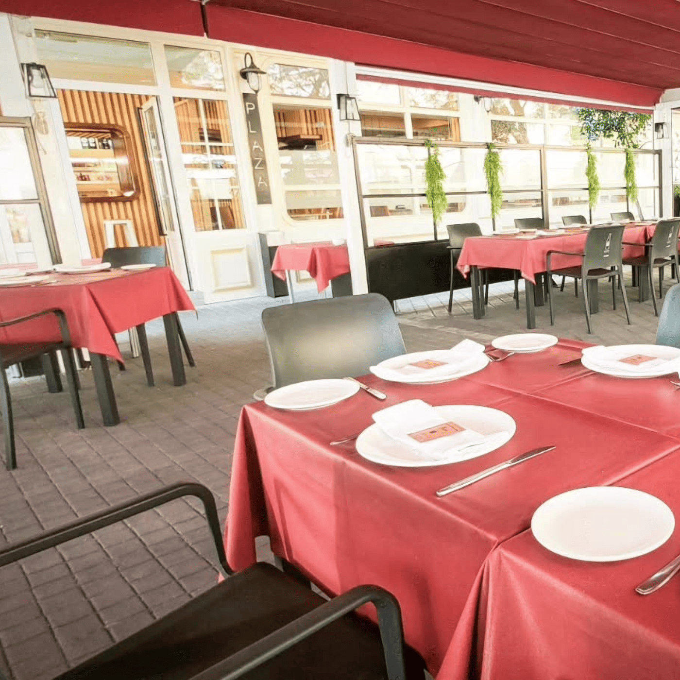 restaurate-la-plaza-galeria-de-fotos (7)(1)